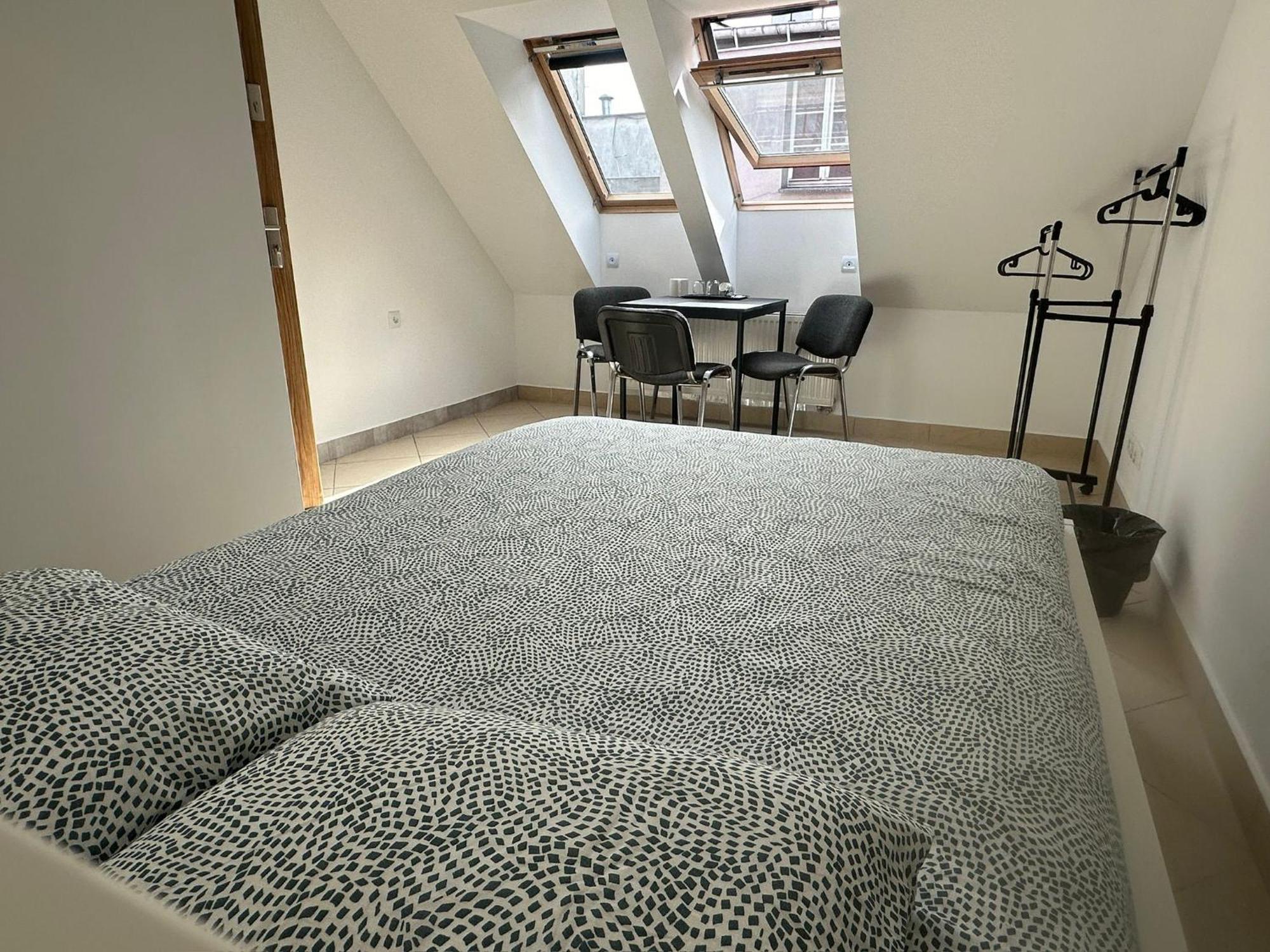 Golebia-economic Bed & Breakfast