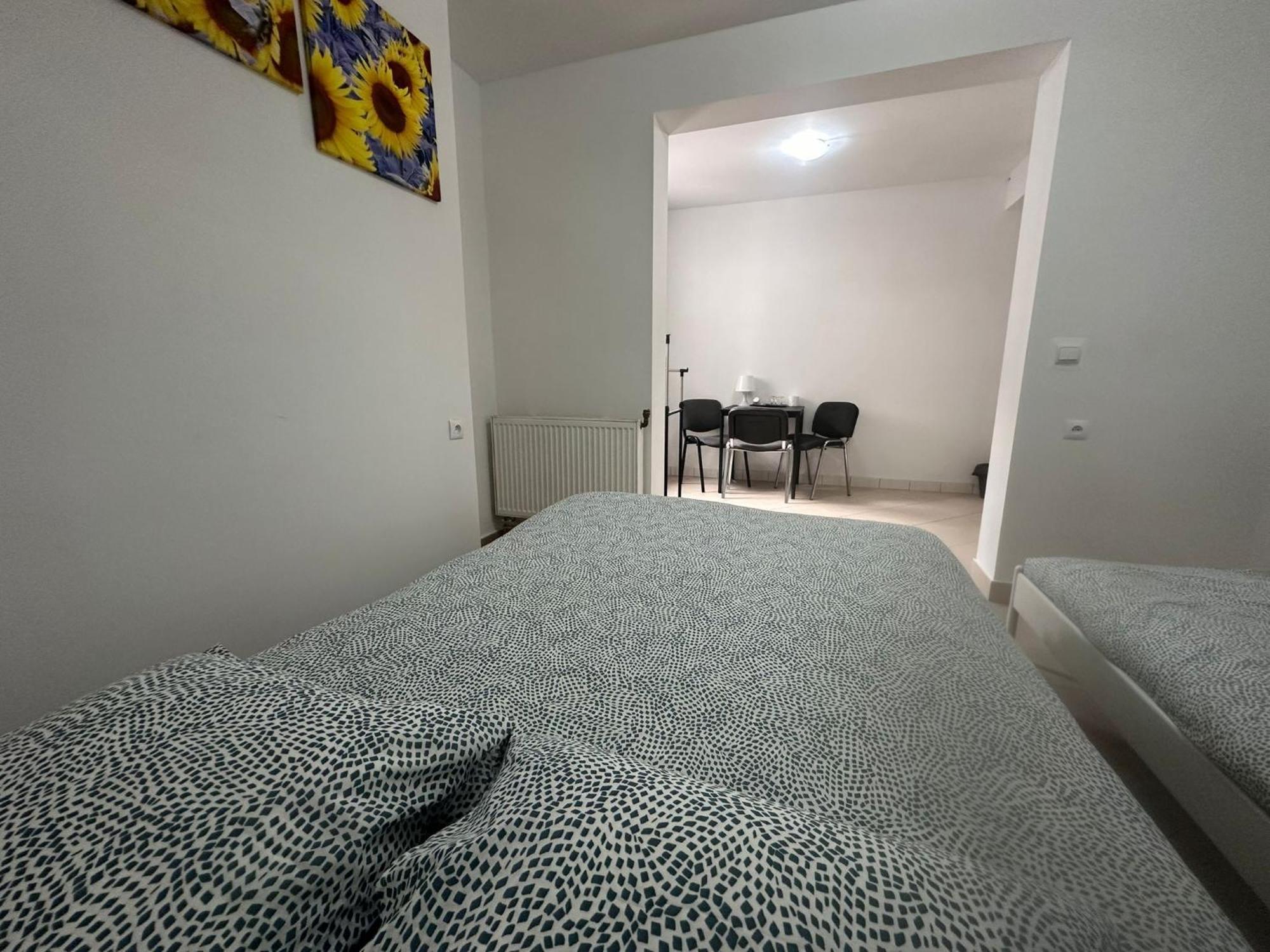 Golebia-economic Bed & Breakfast